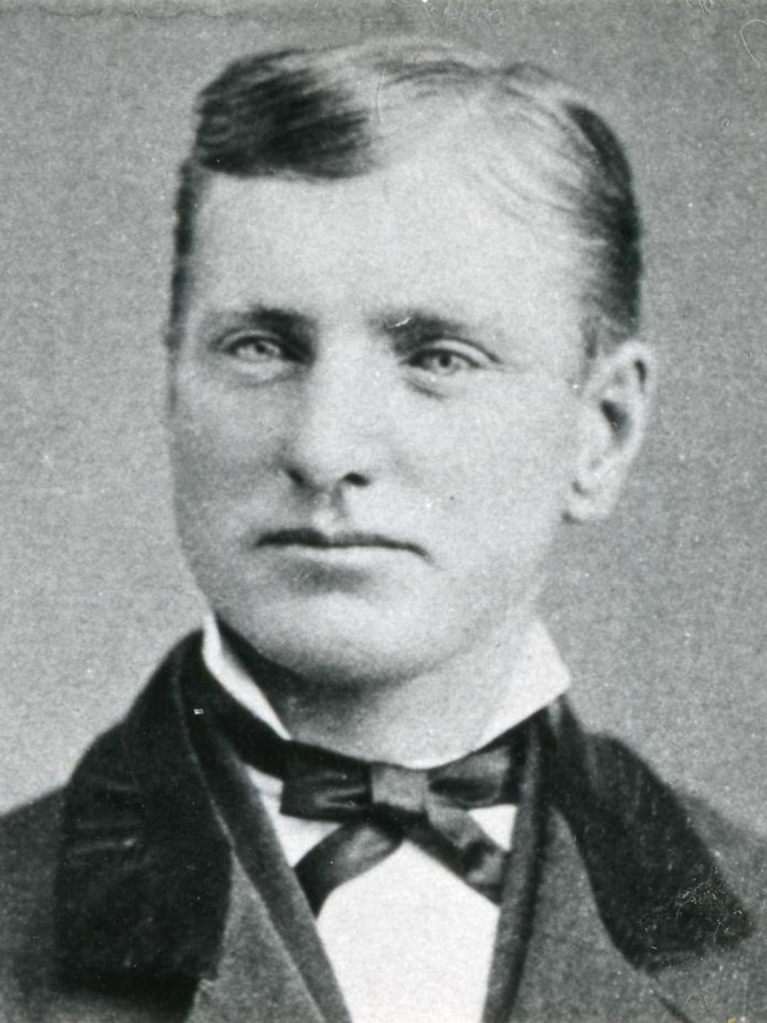 Ebenezer Crouch (1850 - 1942) Profile